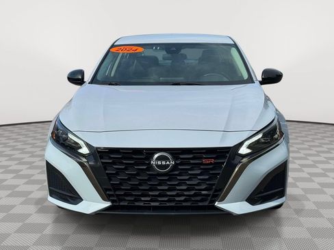 Used 2024 Nissan Altima 2.5 SR FWD image 2