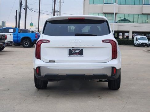 Used 2025 Kia Telluride LX image 13