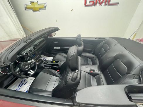 Used 2017 Ford Mustang Convertible RWD image 17