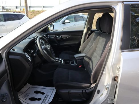Used 2016 Nissan Rogue S FWD image 9
