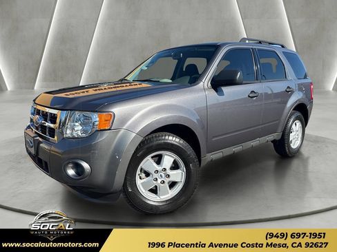 Used 2010 Ford Escape XLS FWD image 1