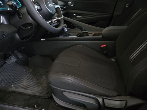 New 2025 Hyundai Elantra Blue image 19