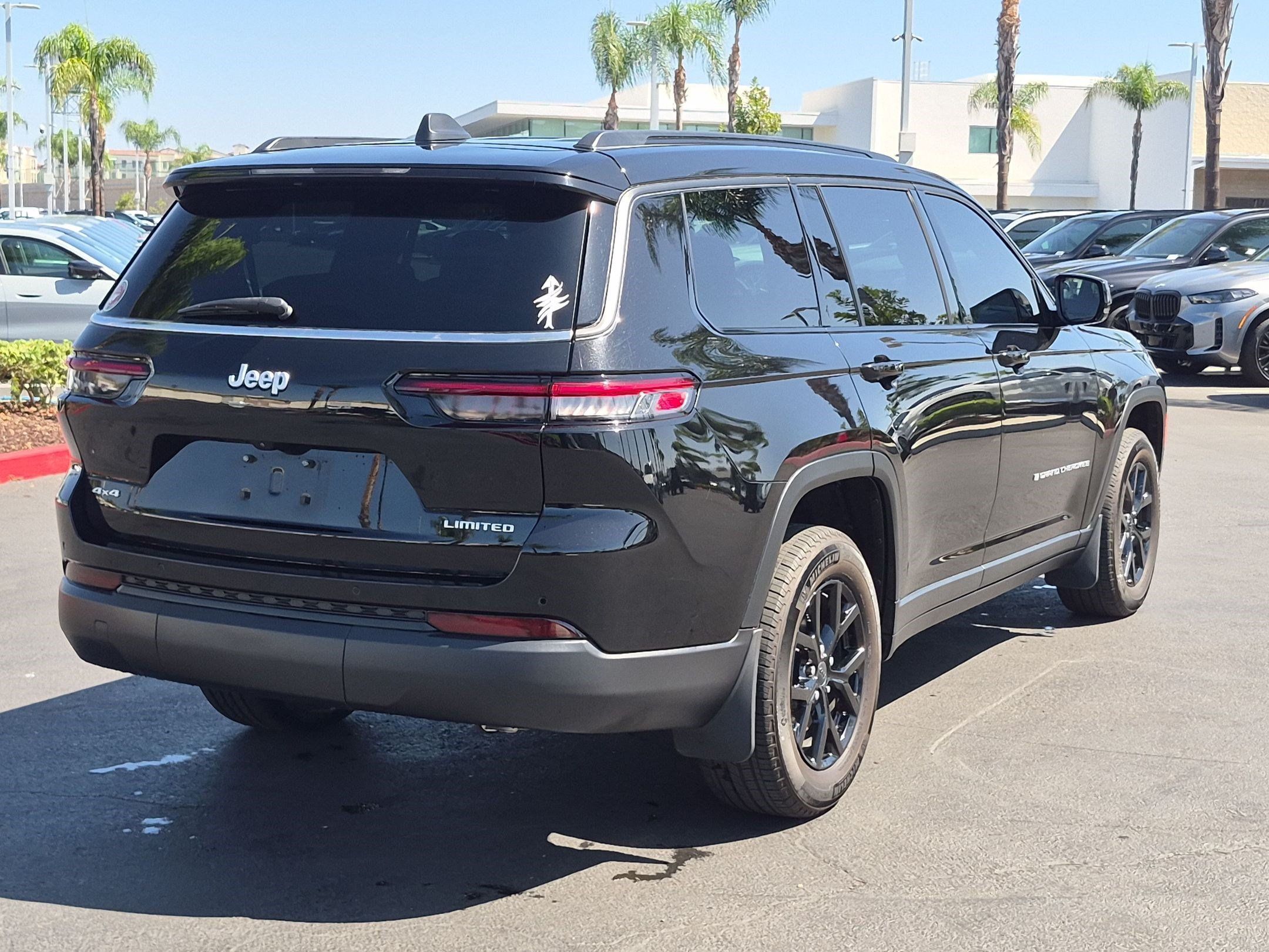 Used 2024 Jeep Grand Cherokee L Limited AWD/4WD image 10