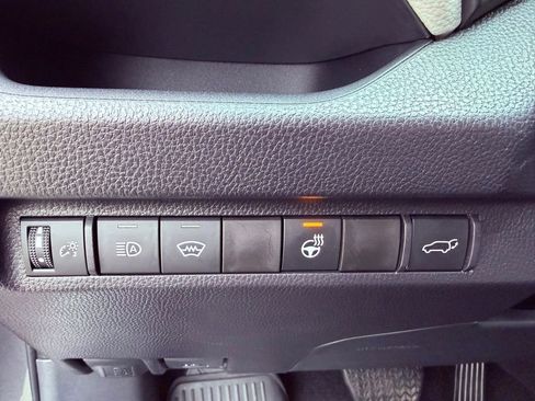 Used 2025 Toyota RAV4 XLE Premium image 21