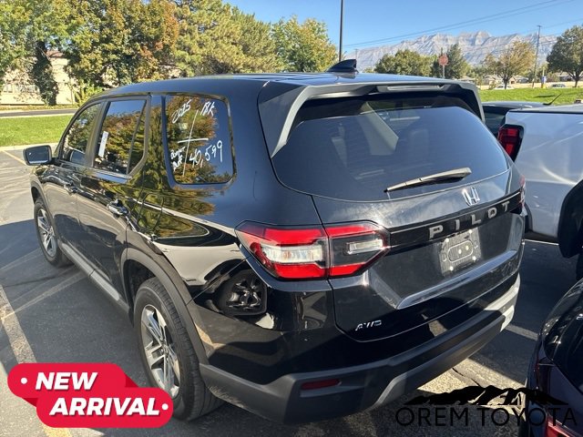 Used 2025 Honda Pilot EX-L image 4