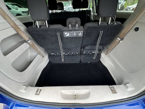 Used 2019 Chrysler Pacifica L FWD image 32