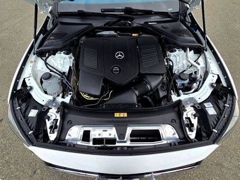 Used 2025 Mercedes-Benz E 350 4MATIC Sedan image 26