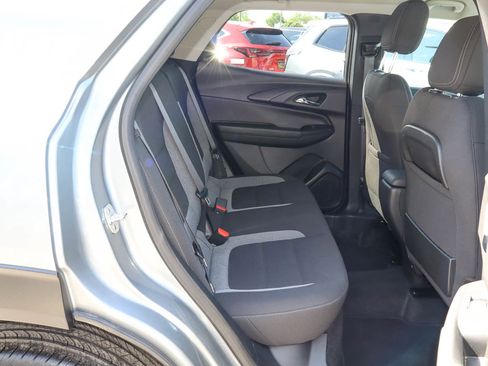 Used 2025 Chevrolet TrailBlazer LT AWD/4WD image 19