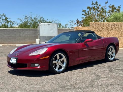 Used 2006 Chevrolet Corvette Convertible w/ Preferred Equipment Group image 1