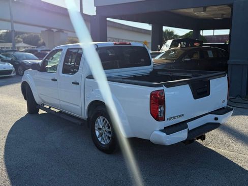 Used 2015 Nissan Frontier SV w/ SV Value Truck Package image 4