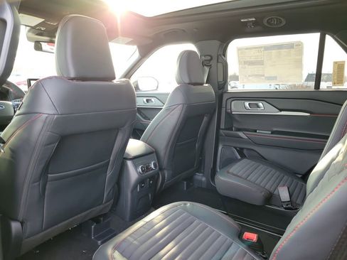 New 2026 Ford Explorer ST-Line w/ ST-Line Street Pack image 15