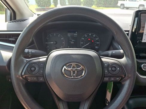 Used 2023 Toyota Corolla LE FWD image 18