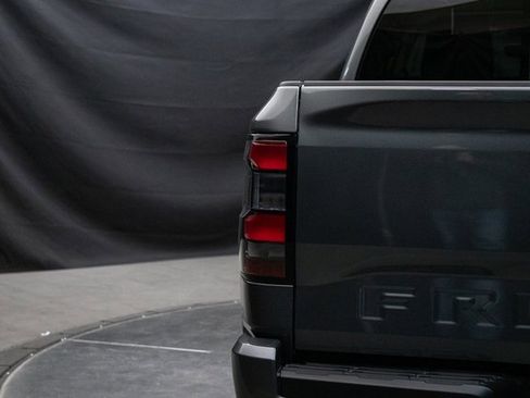 Used 2024 Nissan Frontier SL w/ Technology Package image 13