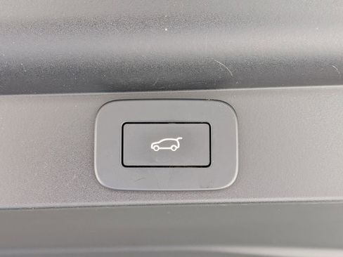 Used 2024 Land Rover Range Rover SE AWD/4WD image 9