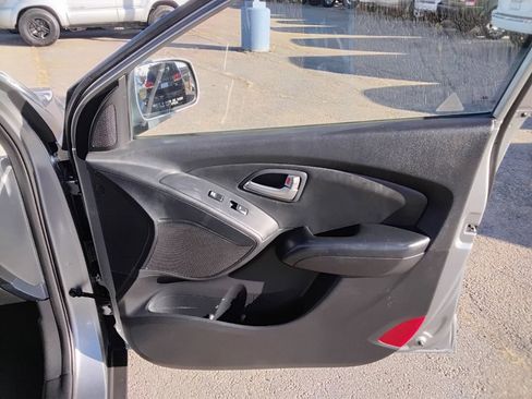 Used 2011 Hyundai Tucson GLS image 14