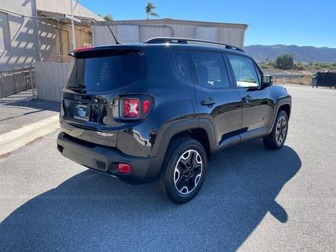 Used 2016 Jeep Renegade Trailhawk w/ Premium Trailhawk Package image 5