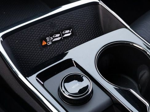 Used 2025 Chevrolet Equinox RS w/ Safety and Technology Package image 30