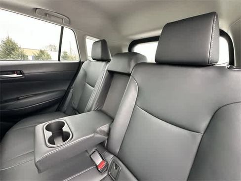 Used 2022 Toyota Corolla Cross XLE image 17