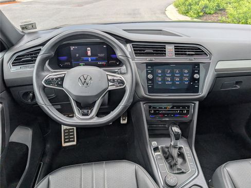 Used 2023 Volkswagen Tiguan SE R-Line AWD/4WD image 17