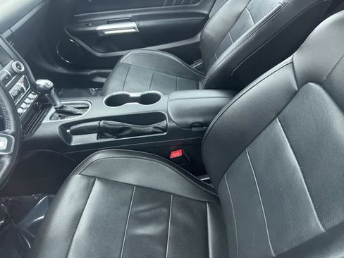 Used 2019 Ford Mustang Premium image 5
