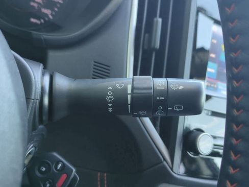 Used 2023 Subaru Crosstrek 2.0i Premium image 24