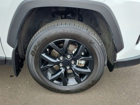 Used 2024 Toyota RAV4 LE image 7