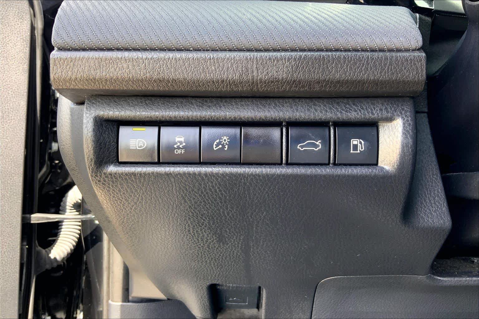 Certified 2025 Toyota Camry SE FWD image 33