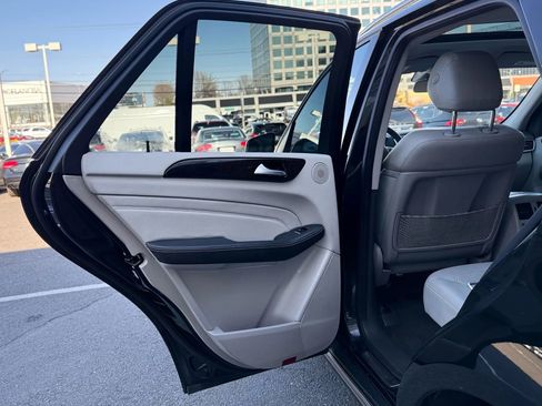 Used 2014 Mercedes-Benz ML 350 4MATIC w/ Premium 1 Package image 28