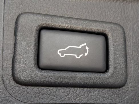 Used 2018 Subaru Outback 2.5i Limited AWD/4WD image 19