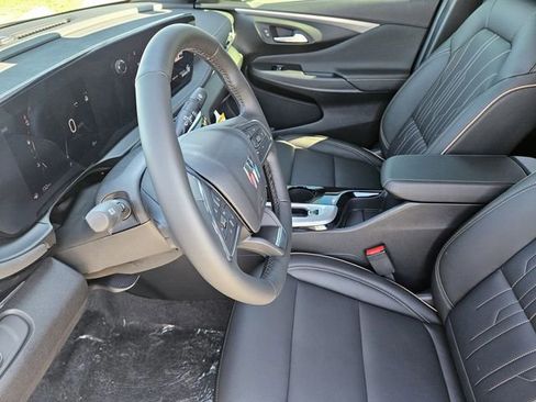 New 2026 Buick Envista Avenir FWD image 9