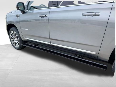 New 2026 GMC Yukon XL Denali w/ Sun & Power Step Package AWD/4WD image 32