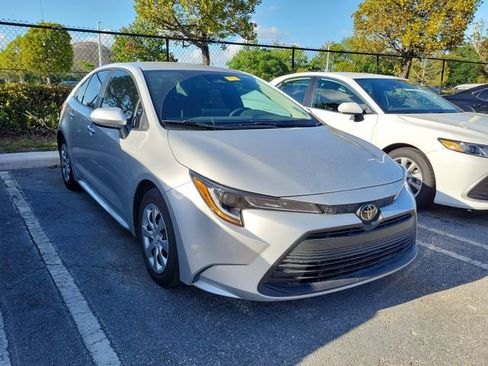 Used 2023 Toyota Corolla LE FWD image 3