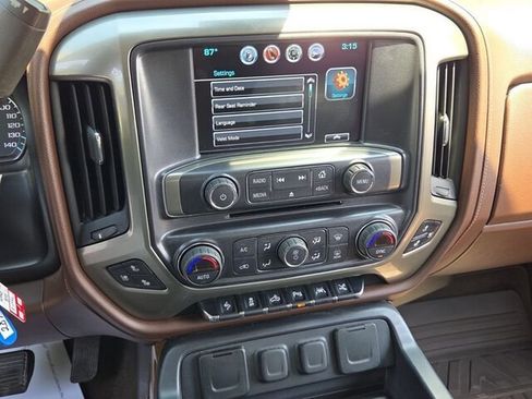 Used 2018 Chevrolet Silverado 1500 High Country AWD/4WD image 19