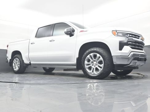 Used 2025 Chevrolet Silverado 1500 LTZ w/ LTZ Premium Package AWD/4WD image 19