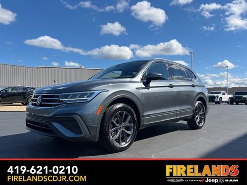 Used 2022 Volkswagen Tiguan SE image 3