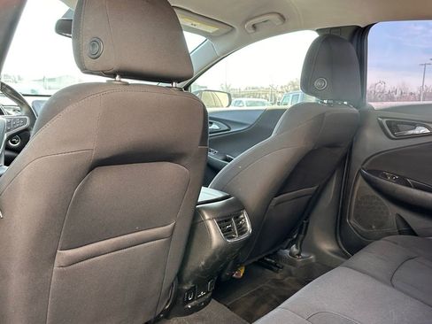 Used 2017 Chevrolet Malibu LT image 13