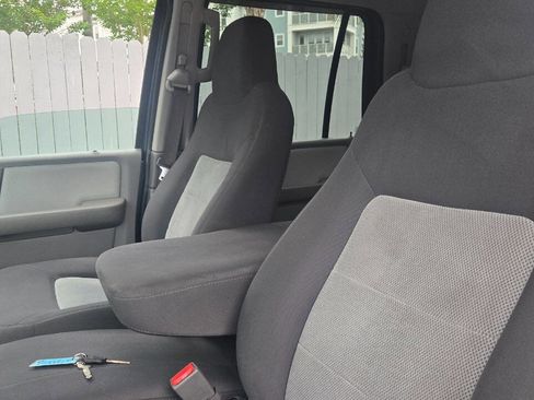 Used 2004 Ford Expedition XLS AWD/4WD image 6
