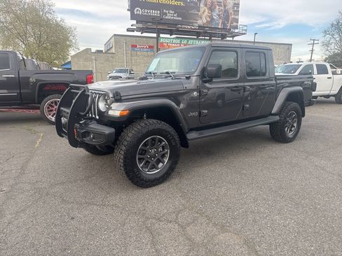 Used 2020 Jeep Gladiator Overland AWD/4WD image 2