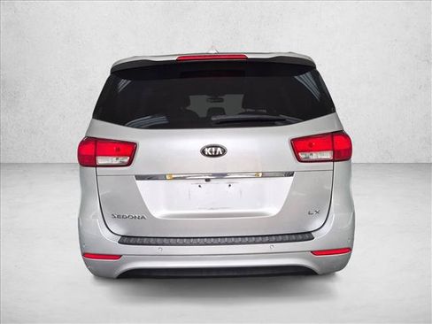 Used 2017 Kia Sedona LX w/ LX Essentials Premium Package FWD image 7