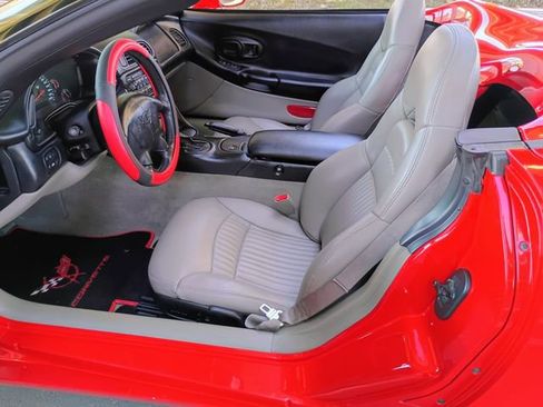 Used 1998 Chevrolet Corvette Convertible w/ Memory Pkg image 26