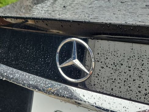 Used 2018 Mercedes-Benz C 300 Sedan image 19
