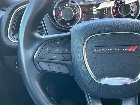 Used 2015 Dodge Challenger SXT image 15