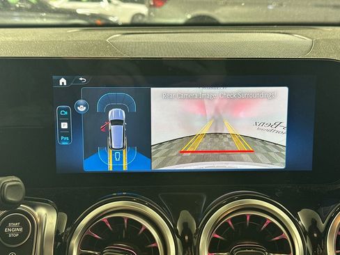 Used 2025 Mercedes-Benz GLB 250 image 5