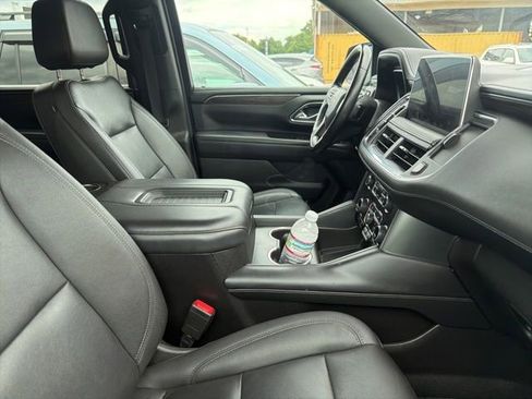Used 2023 Chevrolet Suburban LT AWD/4WD image 2