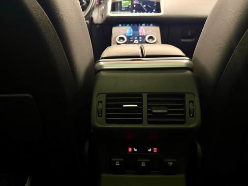 Used 2018 Land Rover Range Rover Velar R-Dynamic SE image 22