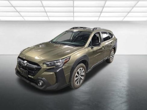 Used 2025 Subaru Outback Premium AWD/4WD image 9