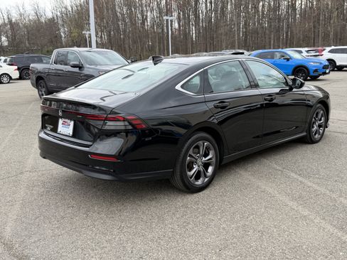 Used 2023 Honda Accord EX image 6