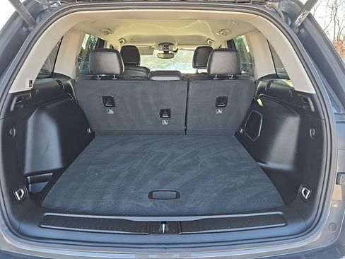 Used 2022 Jeep Grand Cherokee Limited image 32