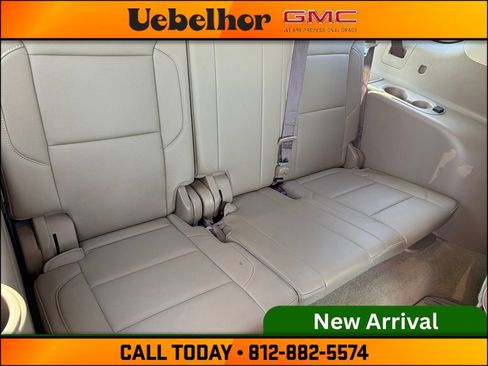 Used 2018 GMC Yukon XL SLT w/ Open Road Package AWD/4WD image 9