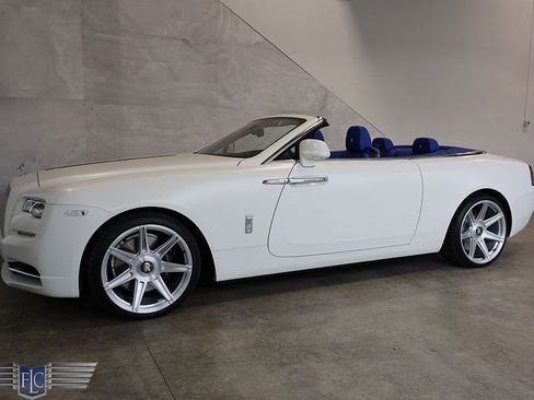 Used 2020 Rolls-Royce Dawn image 52